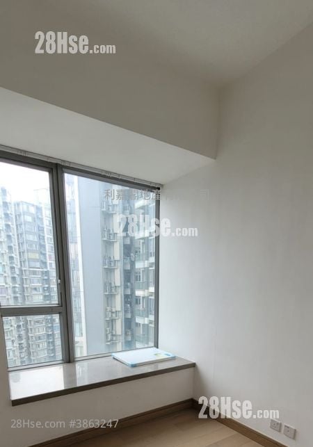 The Reach Sell 2 Bedrooms 440 ft²