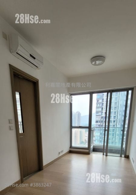 The Reach Sell 2 Bedrooms 440 ft²