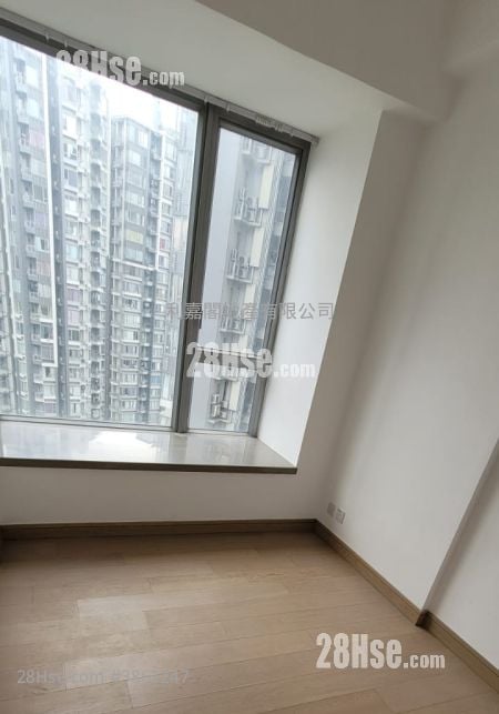 The Reach Sell 2 Bedrooms 440 ft²
