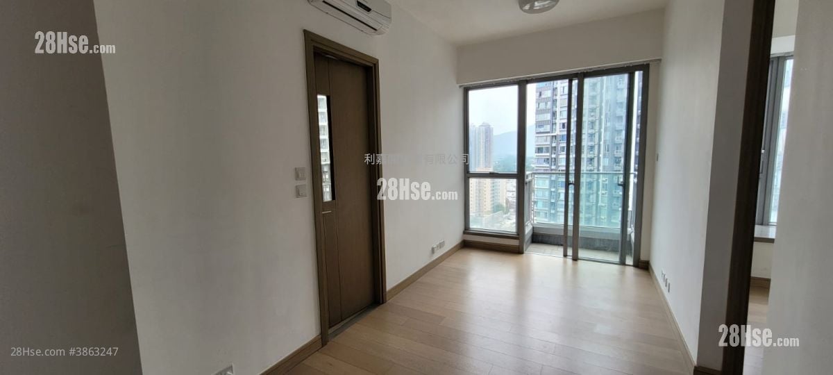 The Reach Sell 2 Bedrooms 440 ft²