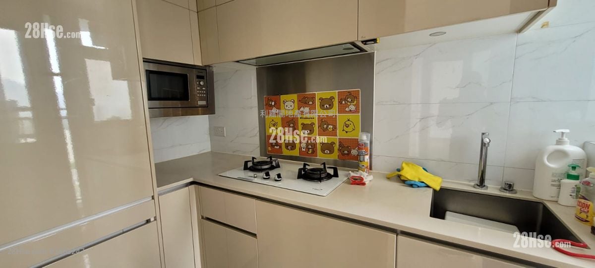 The Reach Sell 2 Bedrooms 440 ft²