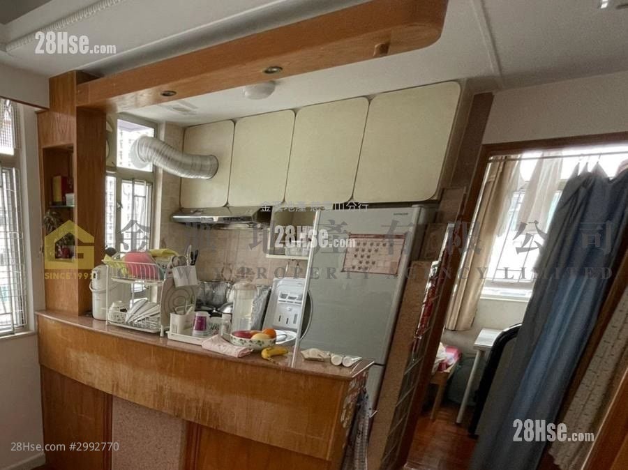 Che Wah Building Sell 2 Bedrooms , 1 Bathroom 405 ft²
