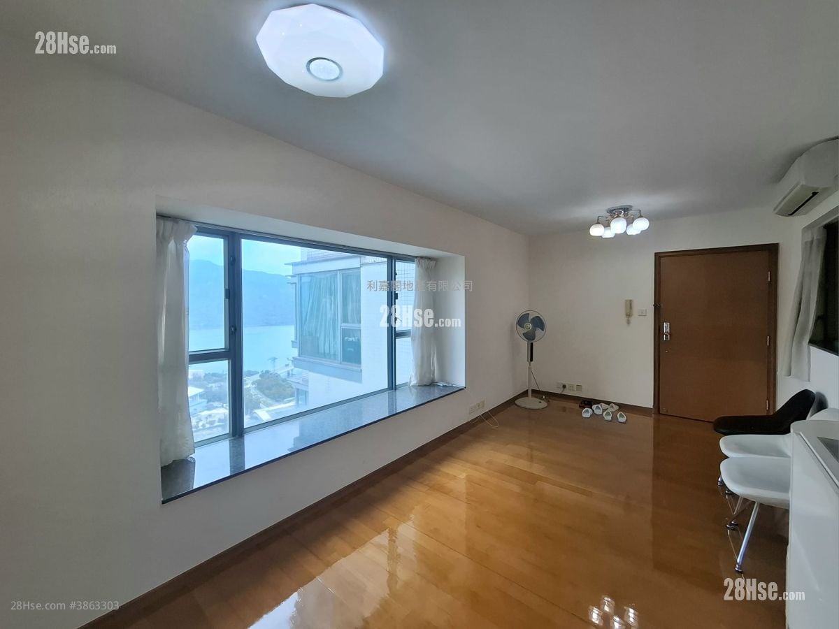 Seaview Crescent Sell 2 Bedrooms , 1 Bathroom 521 ft²