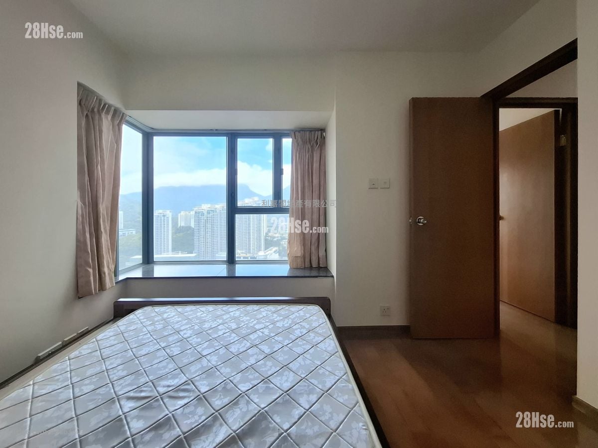 Seaview Crescent Sell 2 Bedrooms , 1 Bathroom 521 ft²
