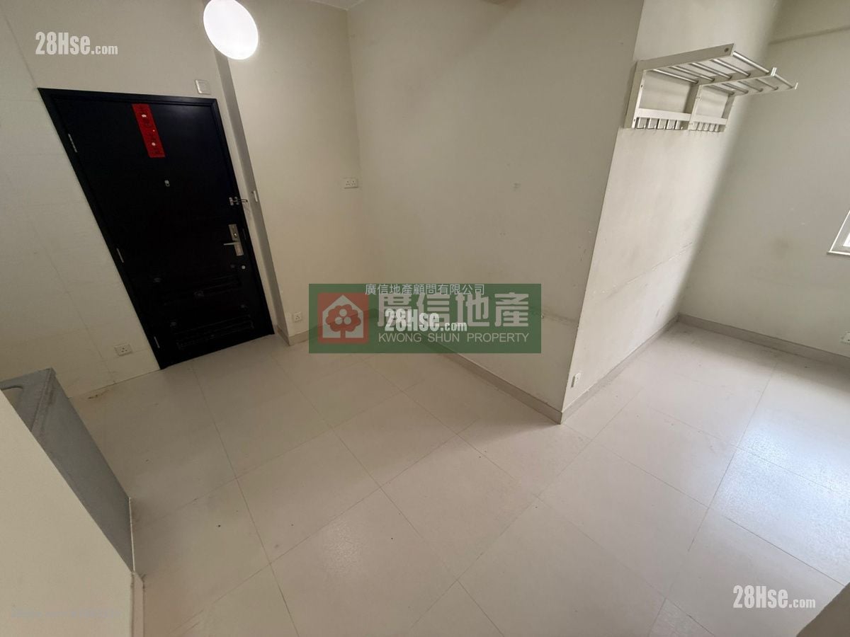 Good World Building Rental 2 Bedrooms , 1 Bathroom 376 ft²