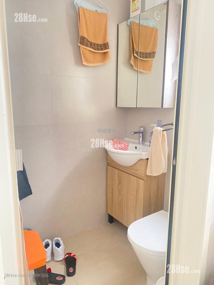 Wah Lok Building Rental 3 Bedrooms 452 ft²