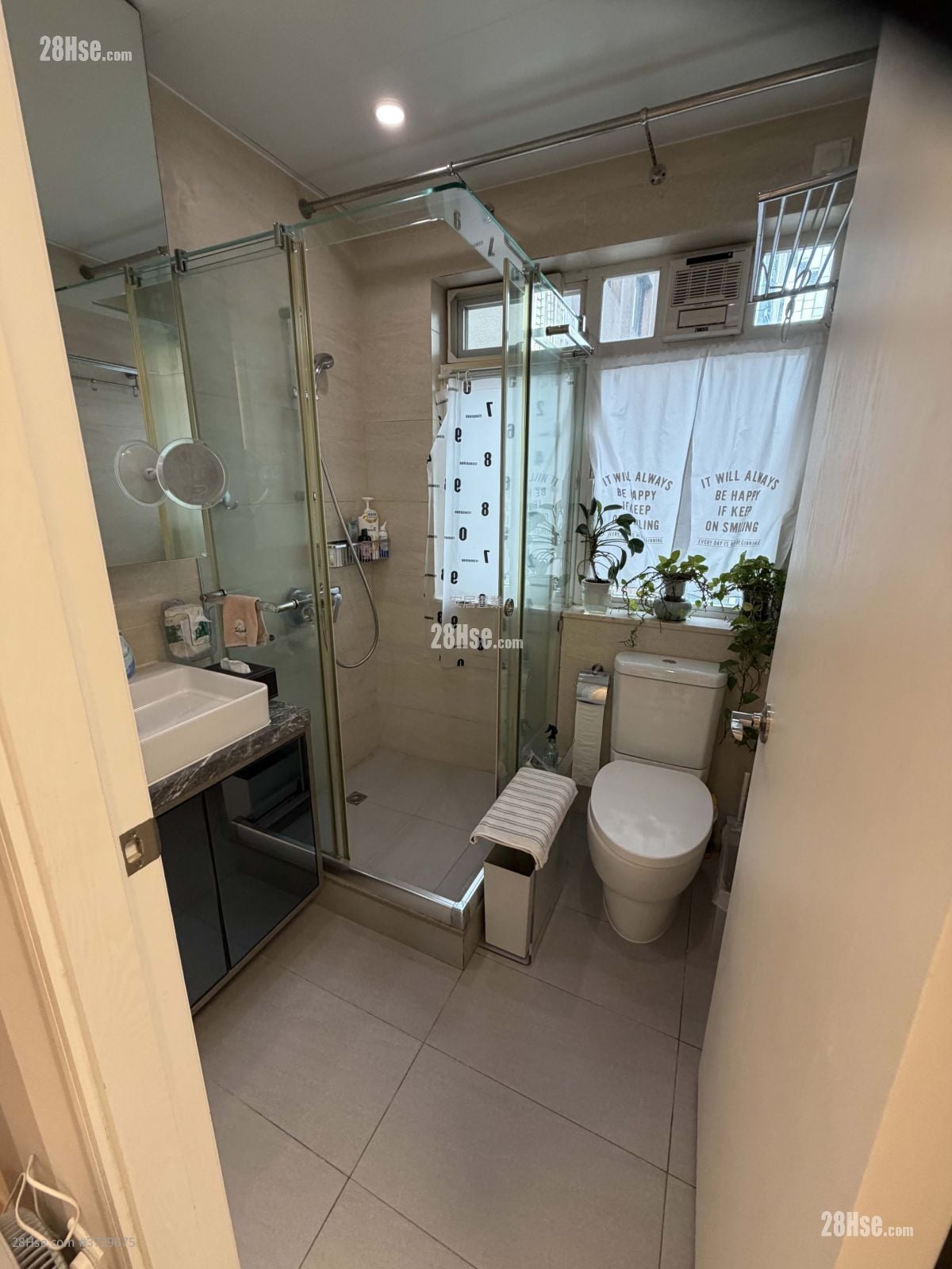 Far East Mansion Sell 4 Bedrooms , 4 Bathrooms 1,141 ft²