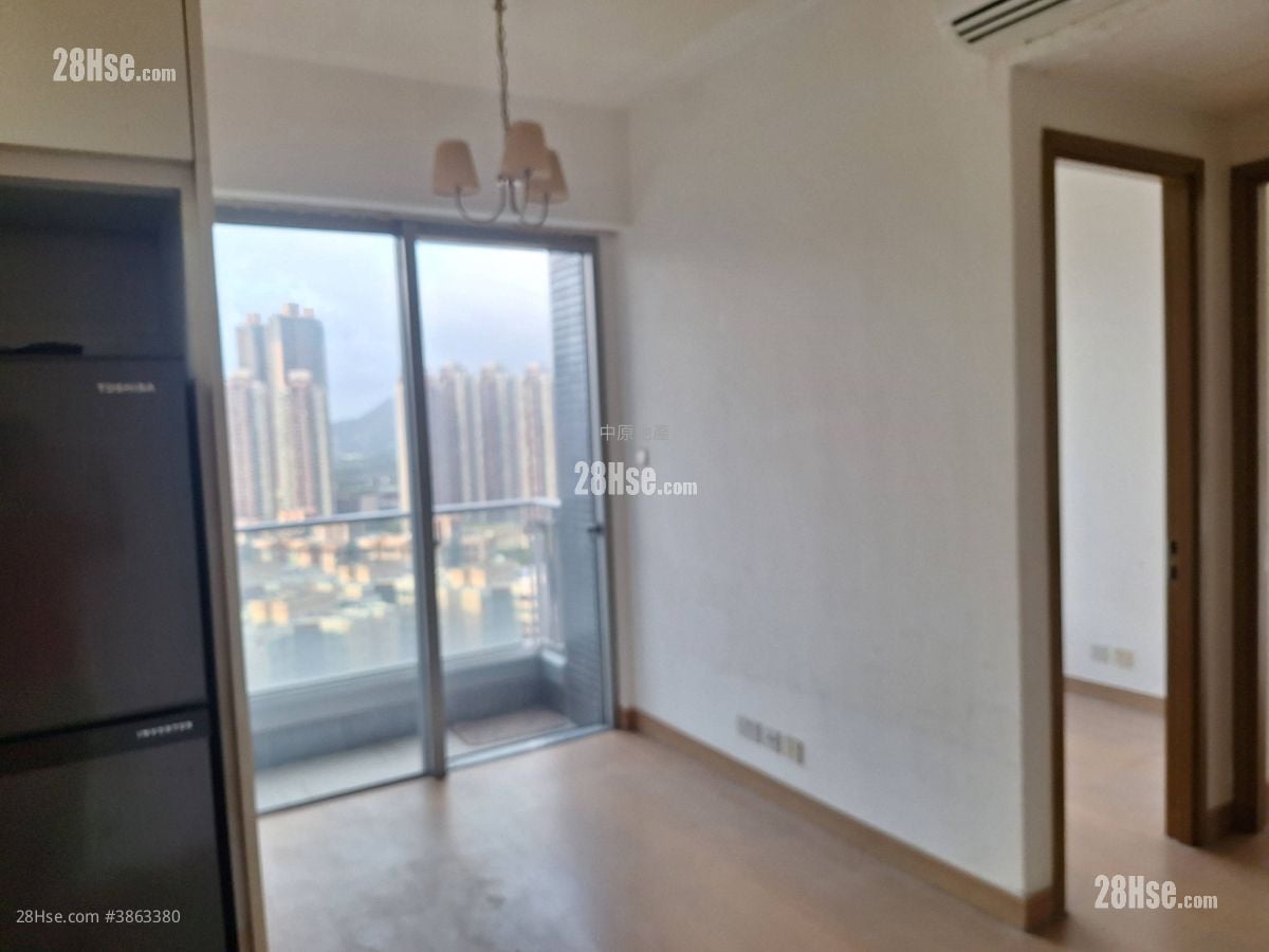 The Reach Sell 2 Bedrooms 425 ft²