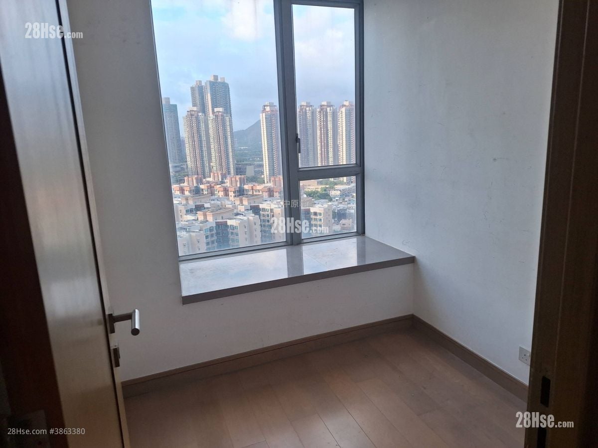The Reach Sell 2 Bedrooms 425 ft²