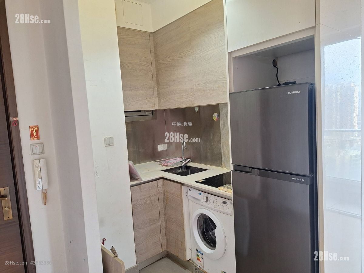 The Reach Sell 2 Bedrooms 425 ft²
