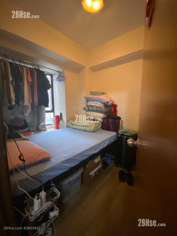 Wing Loong Building Sell 2 Bedrooms , 1 Bathroom 293 ft²
