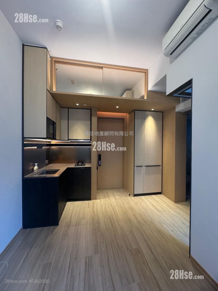 Aquila Square Mile Sell 2 Bedrooms , 1 Bathroom 400 ft²