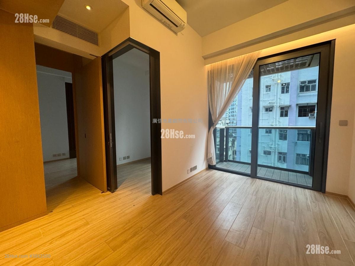 Aquila Square Mile Sell 2 Bedrooms , 1 Bathroom 400 ft²