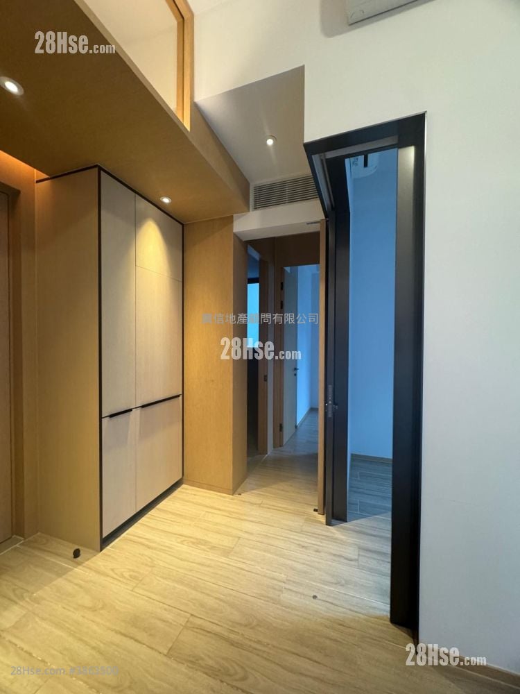Aquila Square Mile Sell 2 Bedrooms , 1 Bathroom 400 ft²