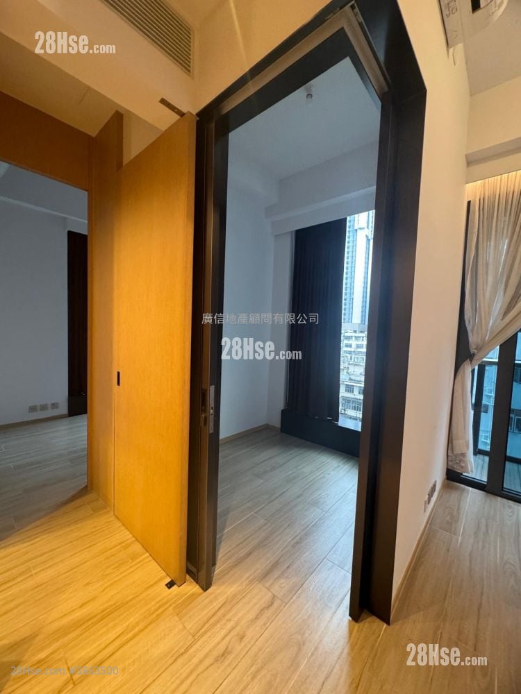 Aquila Square Mile Sell 2 Bedrooms , 1 Bathroom 400 ft²
