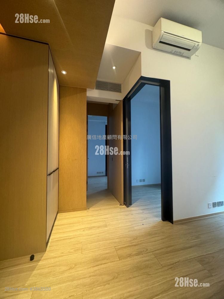 Aquila Square Mile Sell 2 Bedrooms , 1 Bathroom 400 ft²