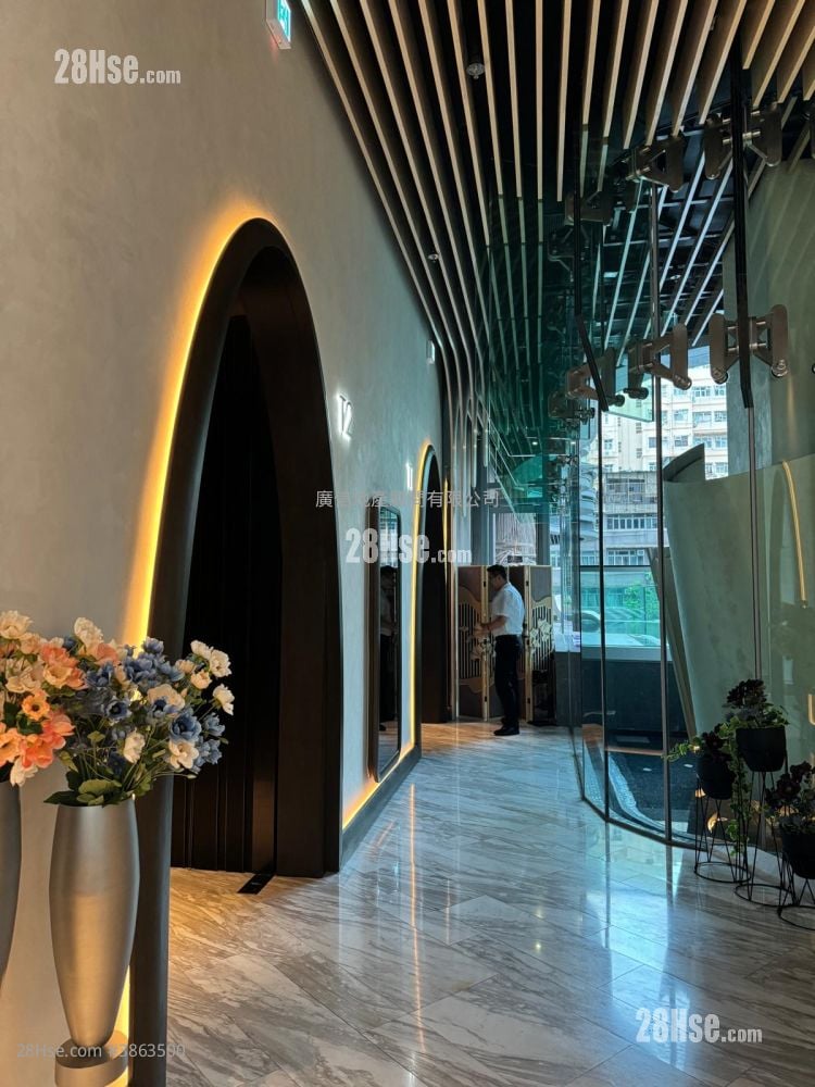 Aquila Square Mile Sell 2 Bedrooms , 1 Bathroom 400 ft²