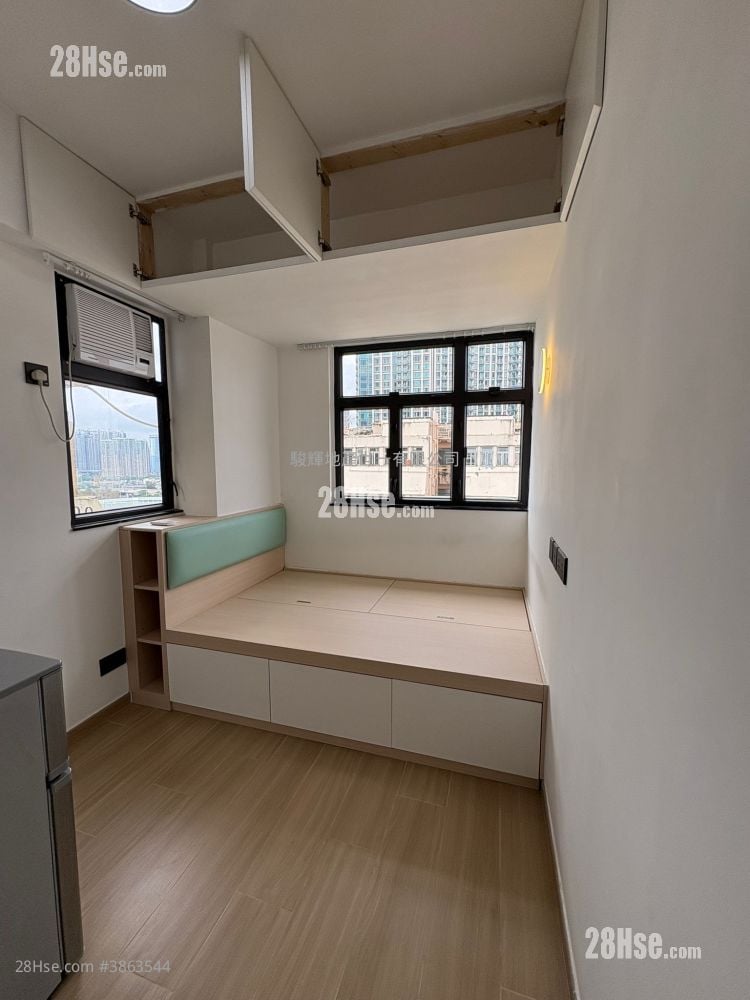 Man Fai Building Rental 160 ft²