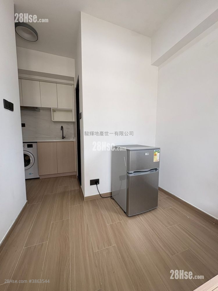 Man Fai Building Rental 160 ft²