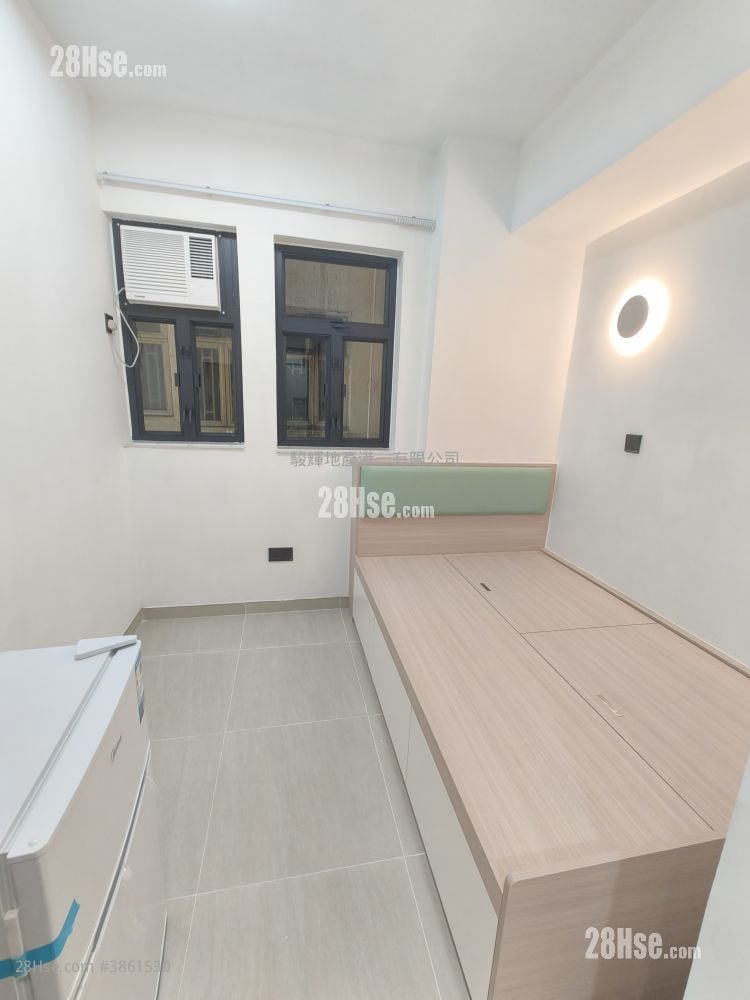 Man Fai Building Rental Studio , 1 Bathroom 160 ft²