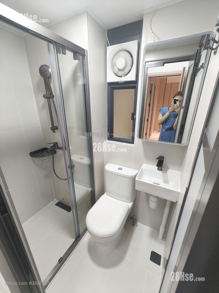 Man Fai Building Rental Studio , 1 Bathroom 160 ft²