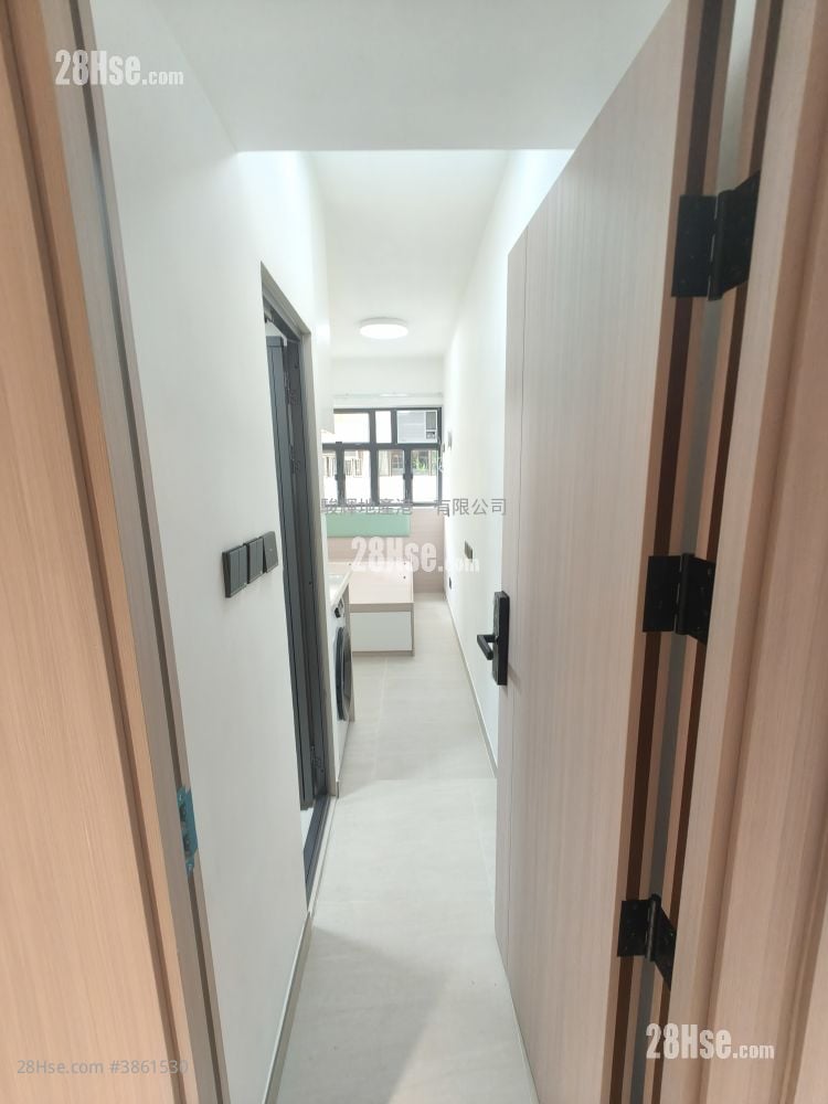 Man Fai Building Rental Studio , 1 Bathroom 160 ft²