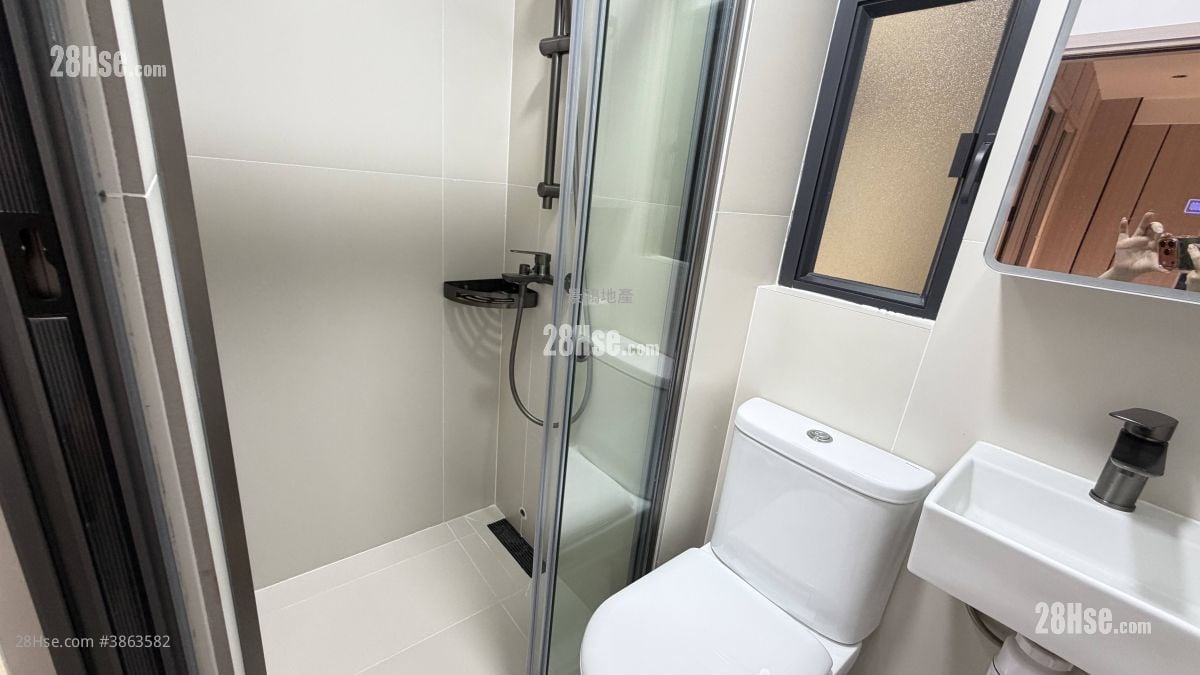 Man Fai Building Rental Studio , 1 Bathroom 120 ft²