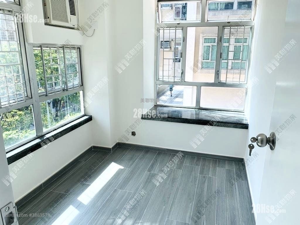 Sheung Shui Centre Sell 2 Bedrooms 351 ft²