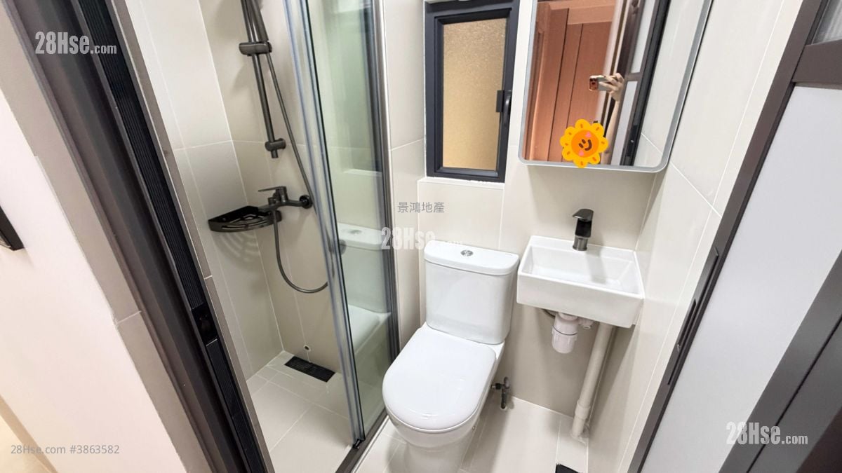 Man Fai Building Rental Studio , 1 Bathroom 120 ft²