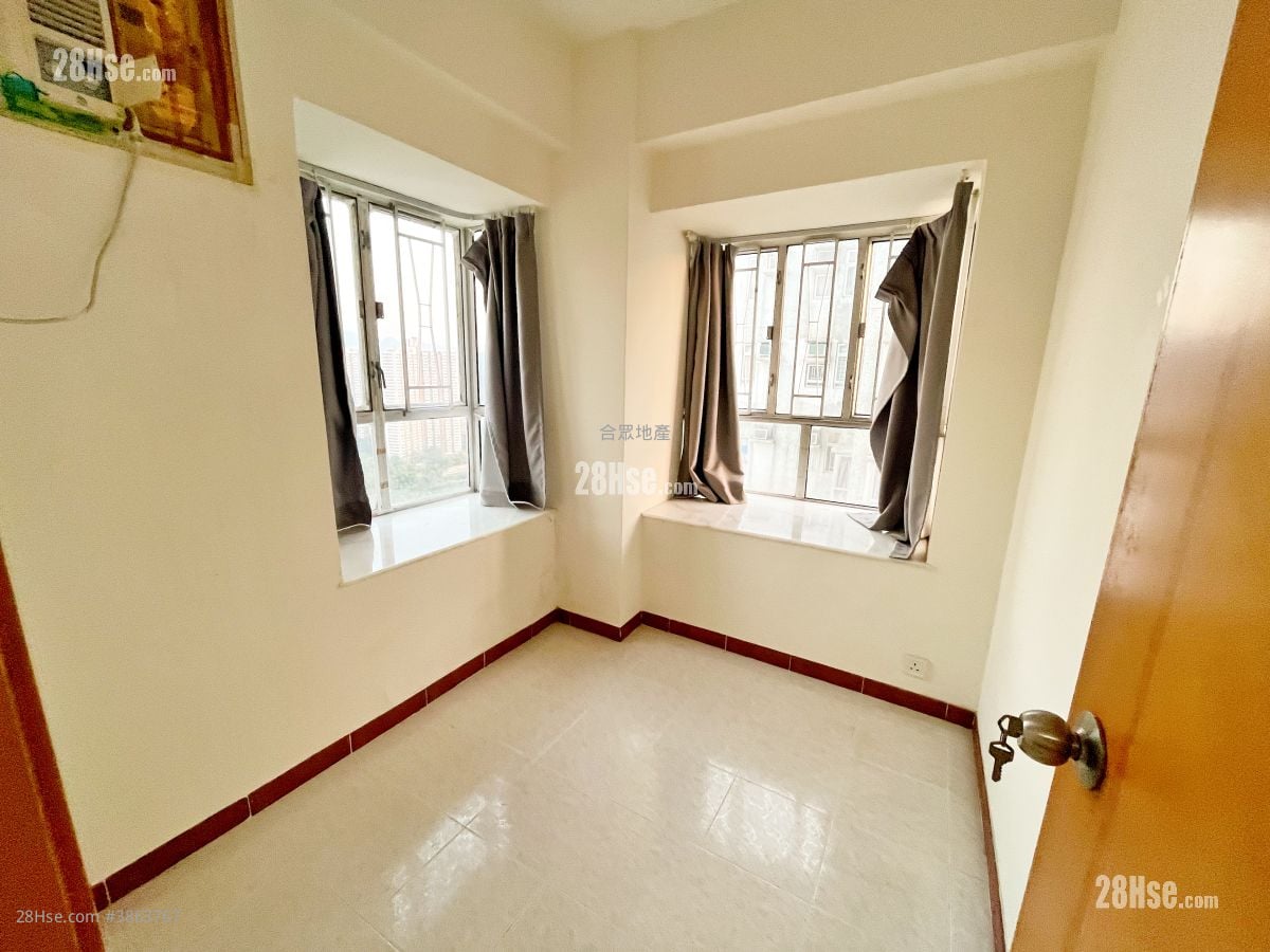 Tai Po Centre Sell 299 ft²