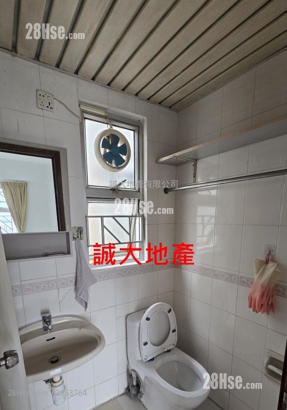 Lung Fung Garden Rental 2 Bedrooms , 1 Bathroom 329 ft²