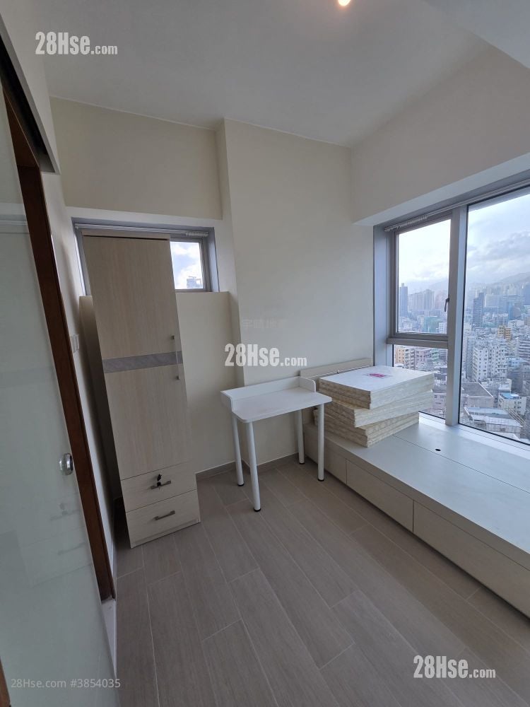 Grand Metro Rental 3 Bedrooms , 2 Bathrooms 699 ft²
