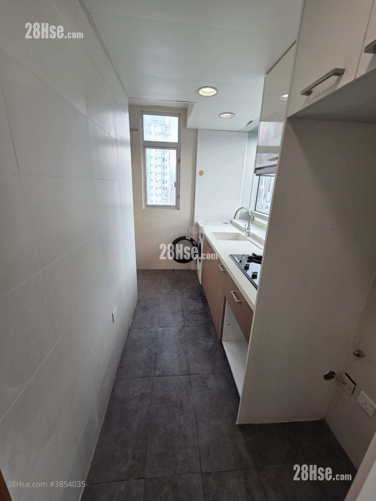 Grand Metro Rental 3 Bedrooms , 2 Bathrooms 699 ft²