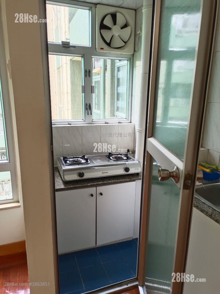 Mei Foo Sun Chuen Rental 2 Bedrooms , 1 Bathroom 602 ft²