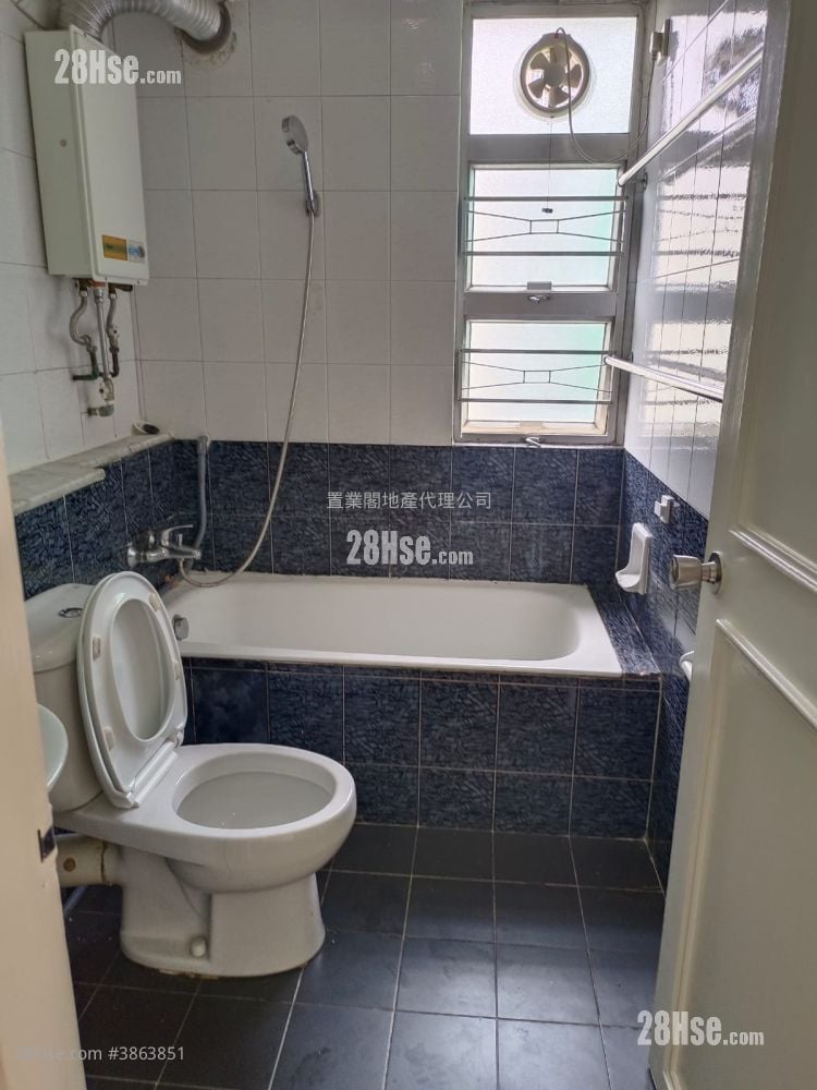 Mei Foo Sun Chuen Rental 2 Bedrooms , 1 Bathroom 602 ft²