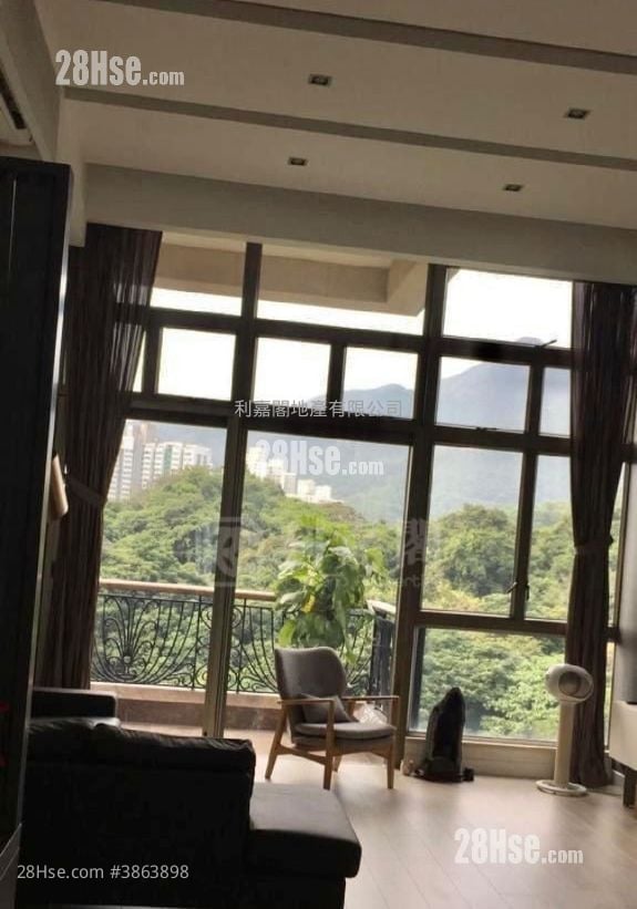 The Great Hill Sell 4 Bedrooms 1,984 ft²