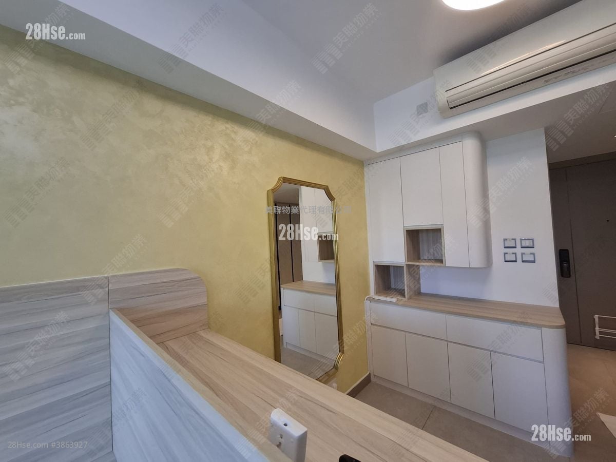 St Martin Sell 1 Bathroom 291 ft²