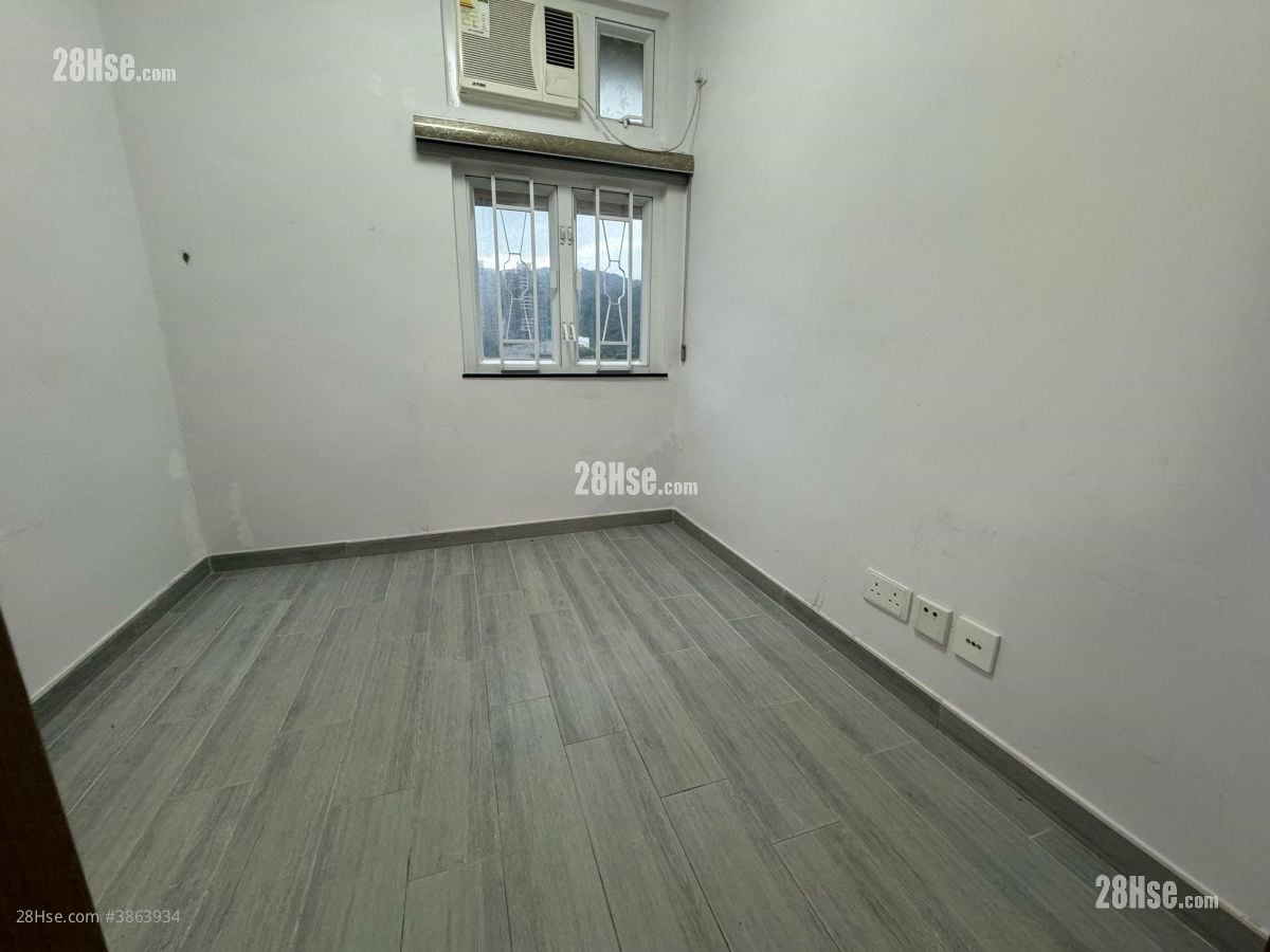Siu Hong Court Rental 438 ft²