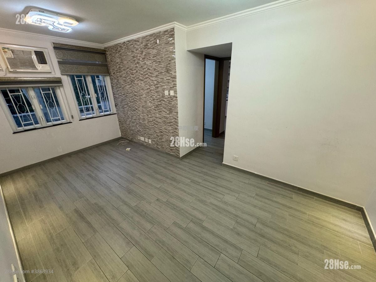 Siu Hong Court Rental 438 ft²