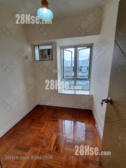 Kam Fai Garden Sell 3 Bedrooms 573 ft²