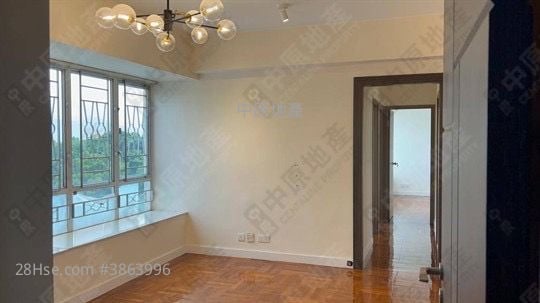 Kam Fai Garden Sell 3 Bedrooms 573 ft²