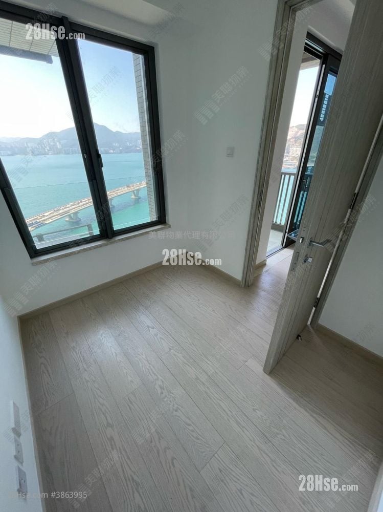 Sea To Sky Sell 3 Bedrooms , 2 Bathrooms 802 ft²
