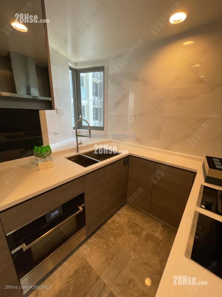 Sea To Sky Sell 3 Bedrooms , 2 Bathrooms 802 ft²