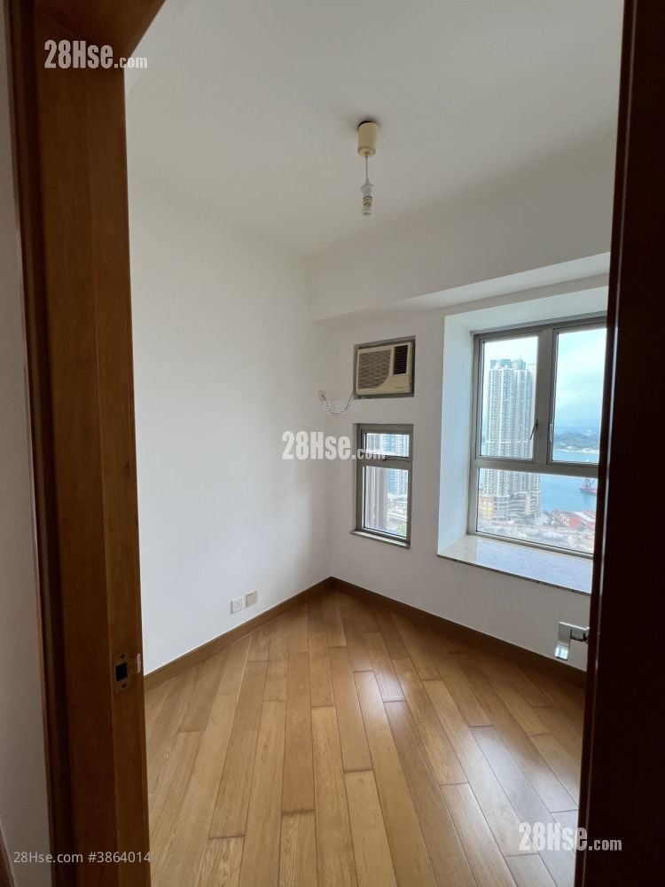 Harbour Green Sell 3 Bedrooms , 1 Bathroom 541 ft²