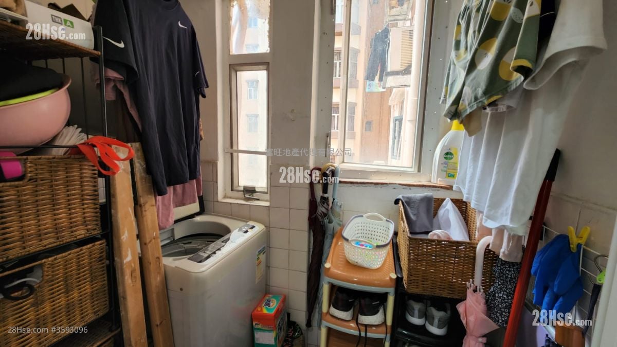 Champion House Sell 2 Bedrooms , 1 Bathroom 590 ft²