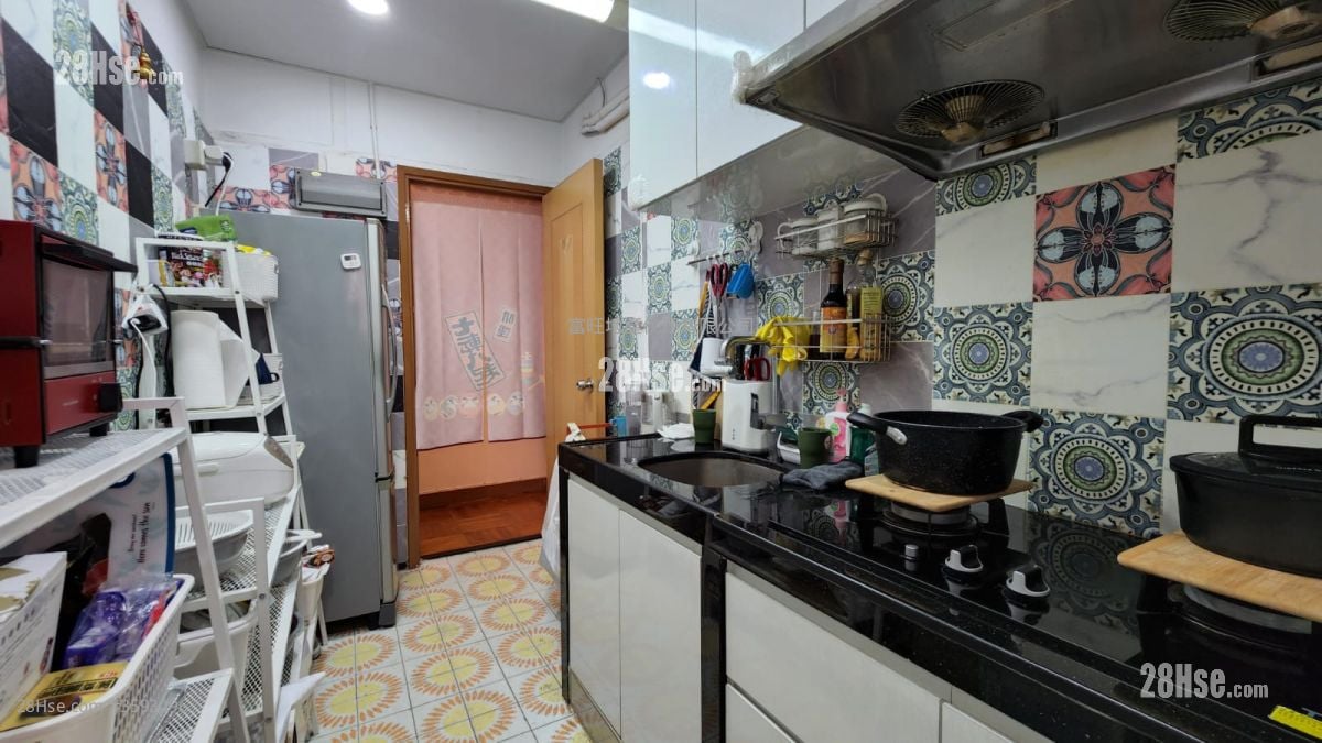Champion House Sell 2 Bedrooms , 1 Bathroom 590 ft²