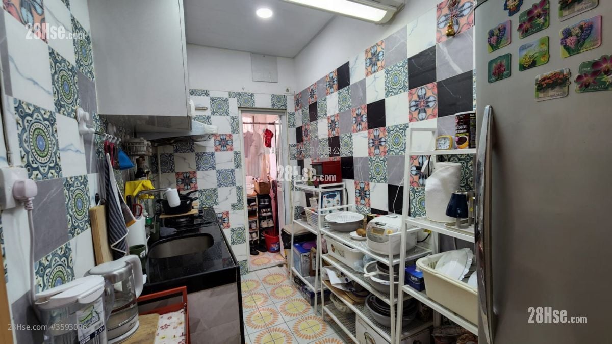 Champion House Sell 2 Bedrooms , 1 Bathroom 590 ft²