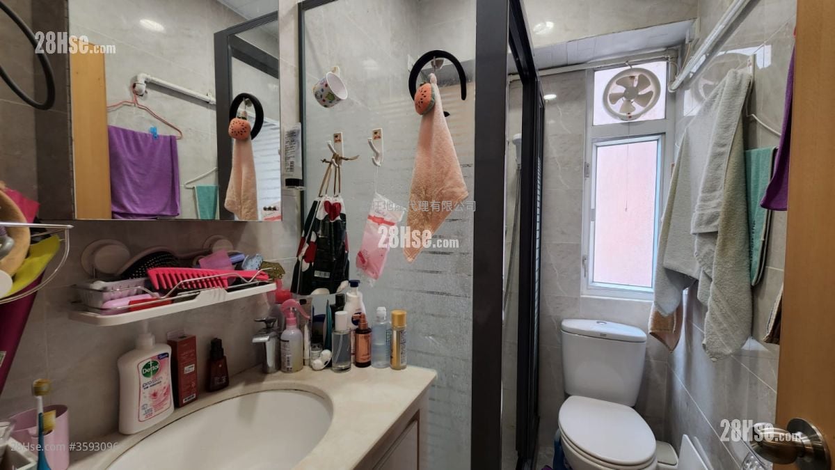 Champion House Sell 2 Bedrooms , 1 Bathroom 590 ft²