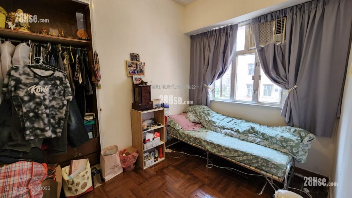 Champion House Sell 2 Bedrooms , 1 Bathroom 590 ft²