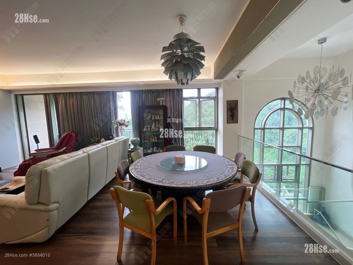 The Great Hill Sell 4 Bedrooms 2,197 ft²